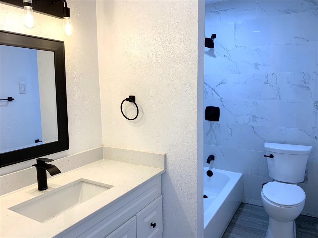 Woods On Park Lane Condo - Residential