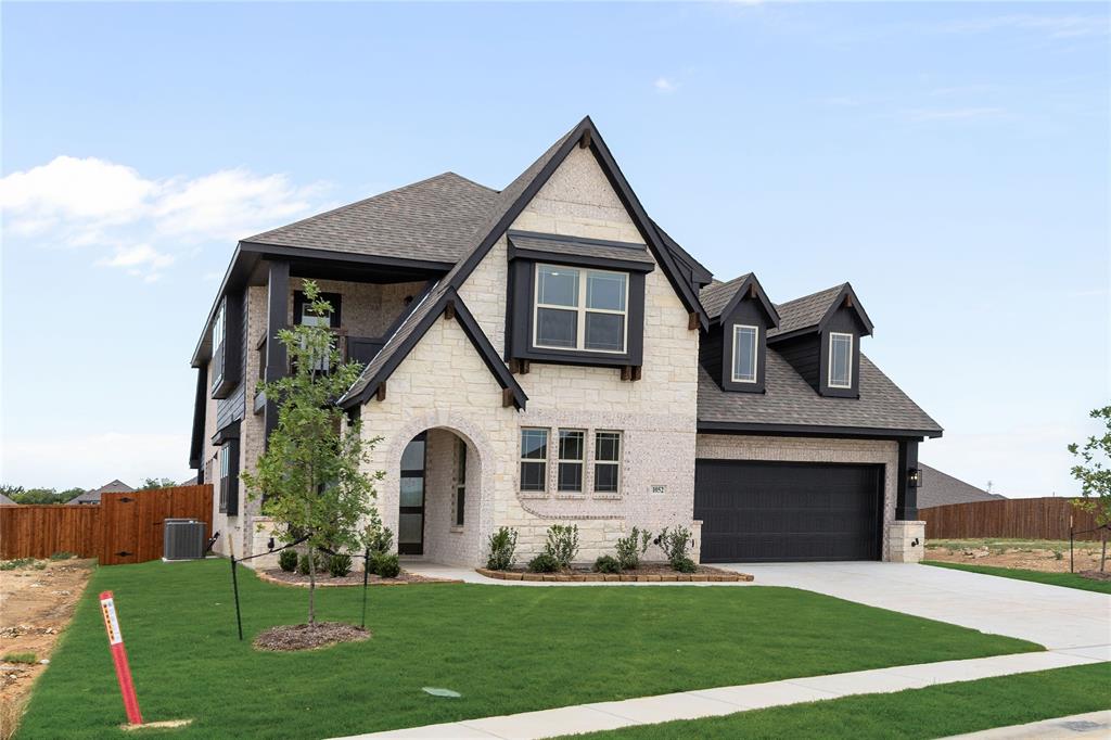 1052 Pineview Lane