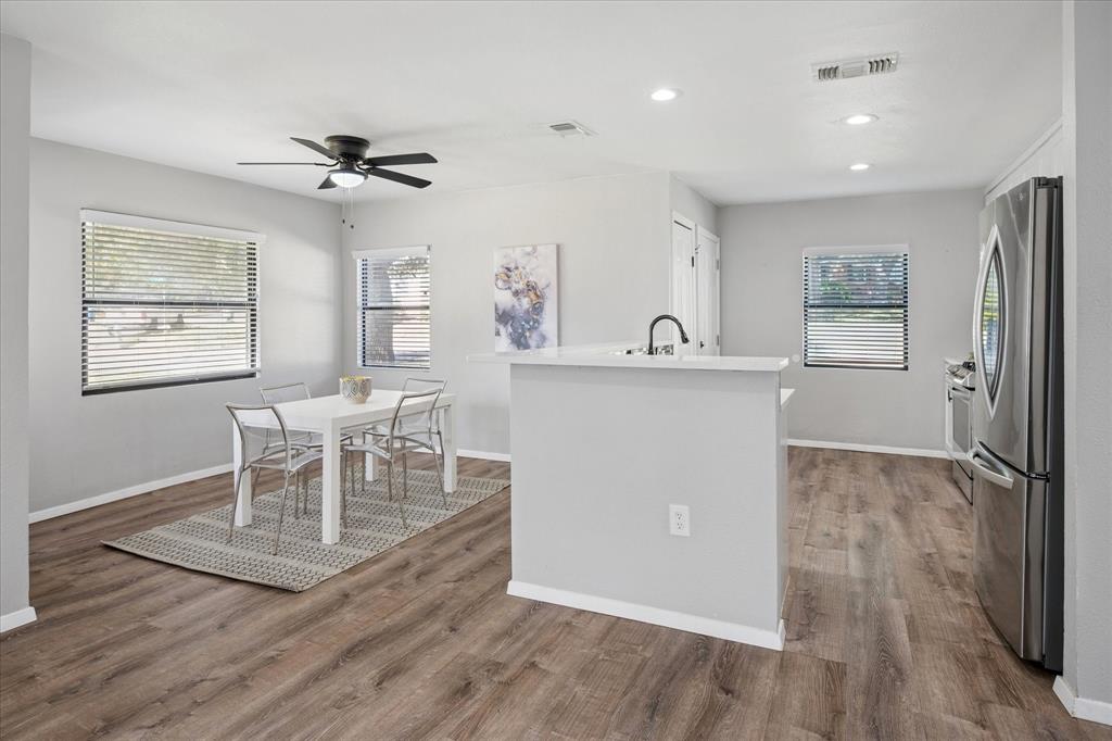 El Tivoli Place - Residential