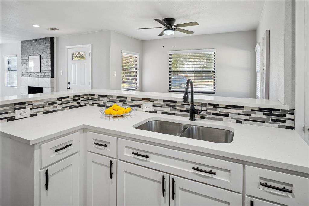 El Tivoli Place - Residential