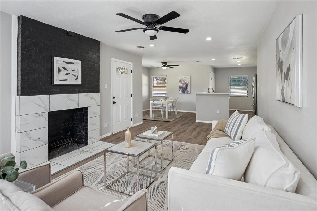 El Tivoli Place - Residential