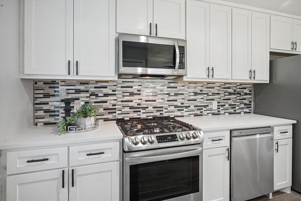 El Tivoli Place - Residential