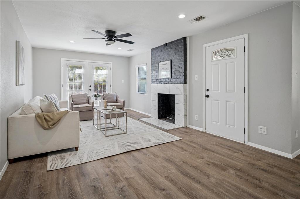 2717 El Tivoli Drive