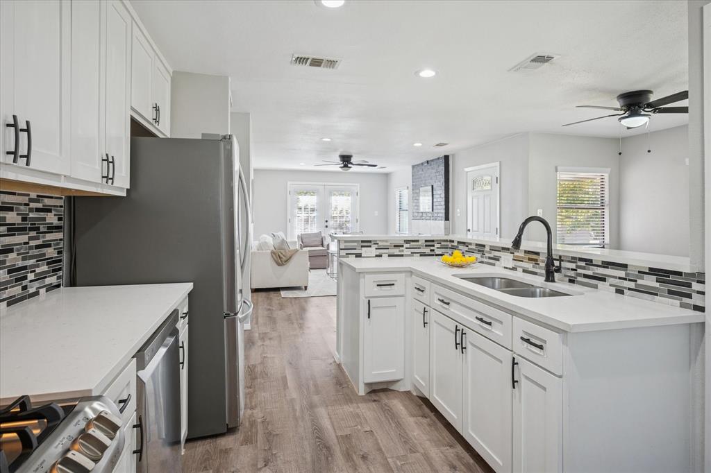 El Tivoli Place - Residential