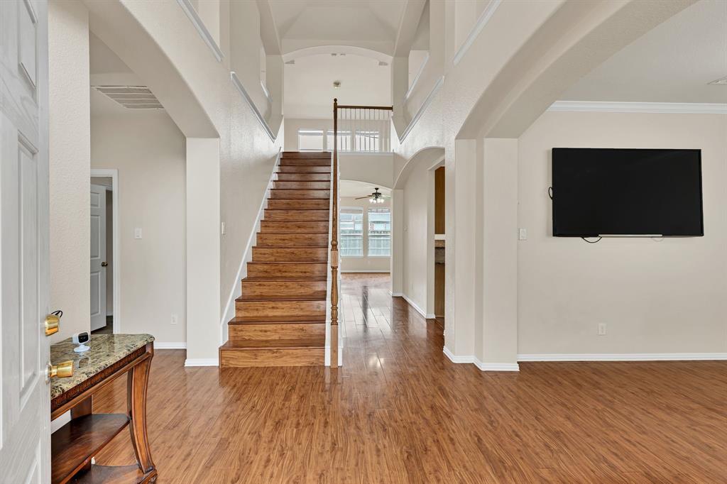 805 Cascades Drive