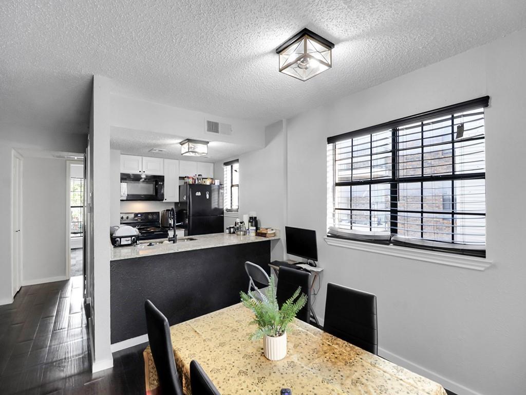 Royal Lane Highlands - Residential