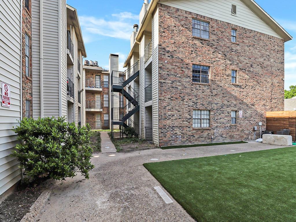 9520 Royal Lane 210