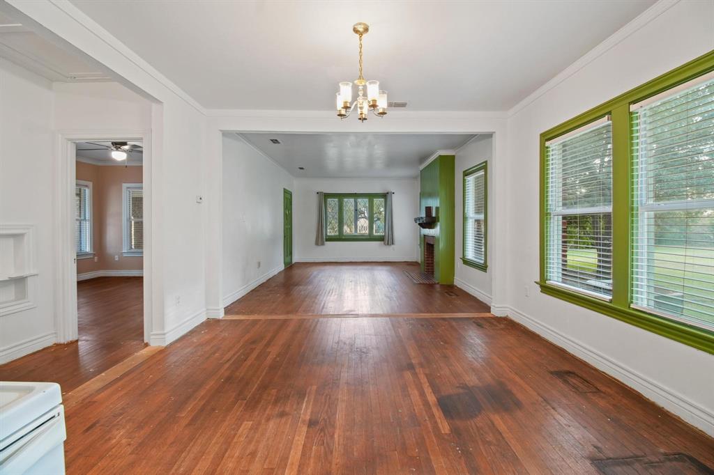 233 E Broadway Avenue