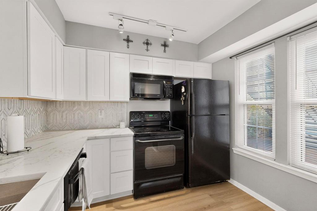 Prestonwood Green Condos - Residential