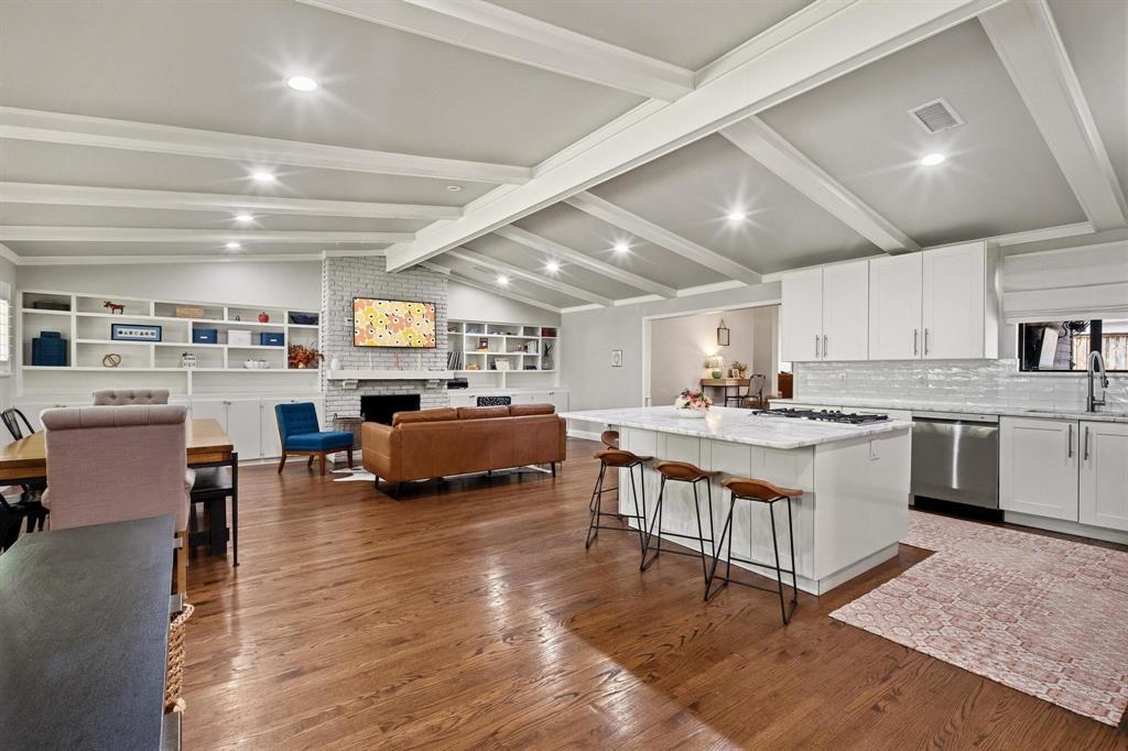 10111 Shadyview Drive