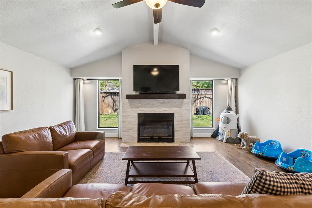 10111 Shadyview Drive