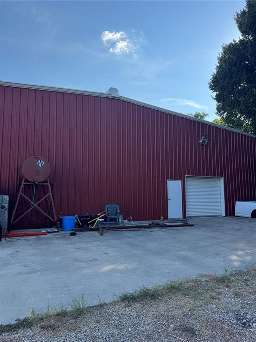 Amazing warehouse for lease in a fantastic location in 76108. This is a private warehouse or barn on private land in the back of the La Cantera subdivision off of Silver Creek Road. Property has multiple roll up doors with approximately 20' tall ceilings. A car lift is already installed. A small restroom inside warehouse. Concrete floor. Plenty of lighting. Multiple parking areas. Square footage is approximate. This is an awesome space that could be used as a car shop, production warehouse, plumbing business, electrical business, concrete business, shipping warehouse, venue and much more. Your business could grow and thrive here! This property is surrounded by horses and farm animals and would make an amazing location for a venue spot! 
Private showings available upon request.