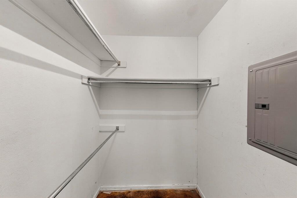 Garrett Park Condo - Residential