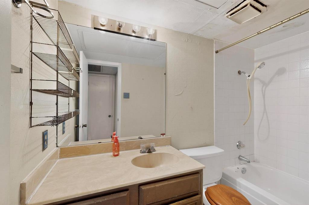 Garrett Park Condo - Residential