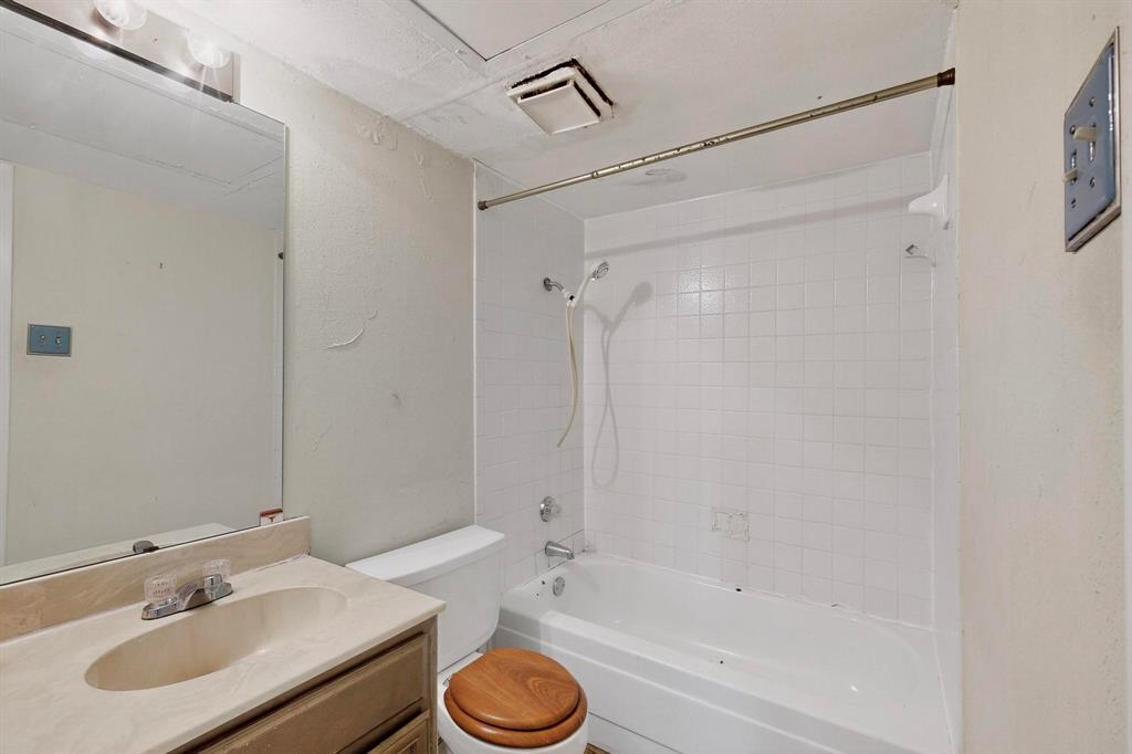 Garrett Park Condo - Residential