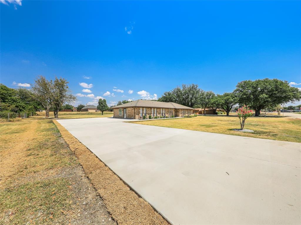 5609 Elisa Lane