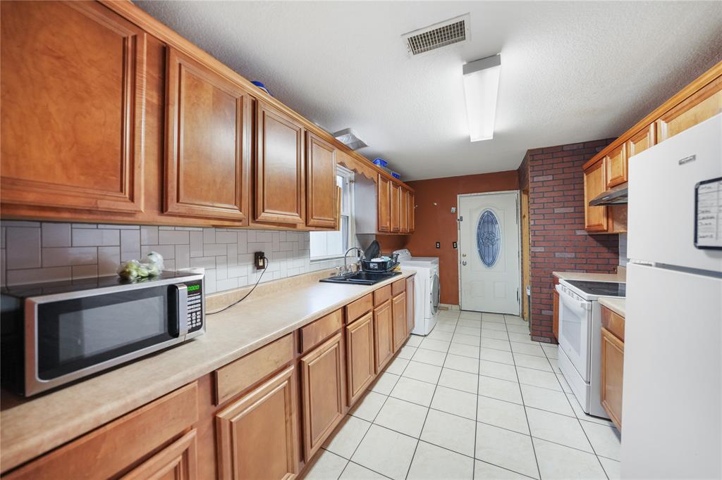 3906 Henderson Street