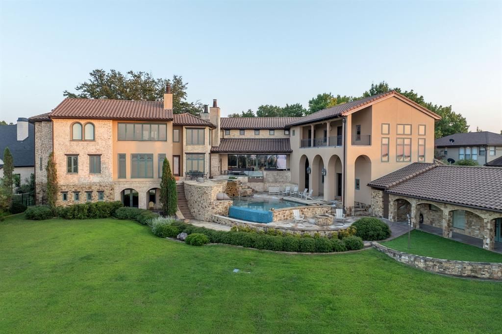 Photo for 8 Meadowlake Drive, Heath, TX 75032 (MLS # 20910645)