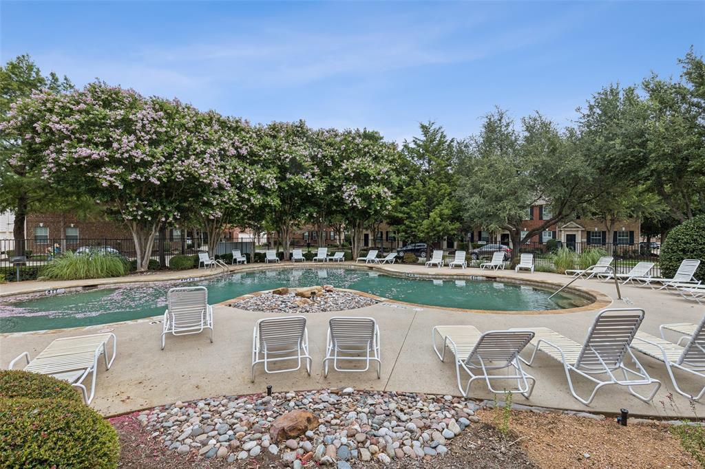 Pasquinellis Village On The Green - Residential