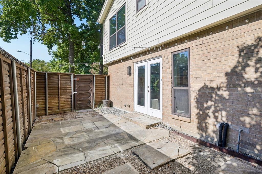 Bowser Twnhms 4102 - Residential