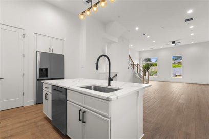 2203 Hondo Avenue 305 Dallas TX 75219