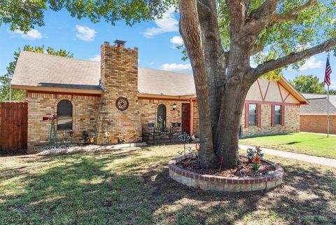 A home in Benbrook