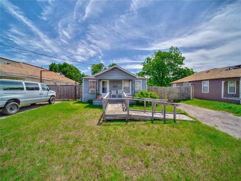 6722 Tyree Street Dallas TX 75209
