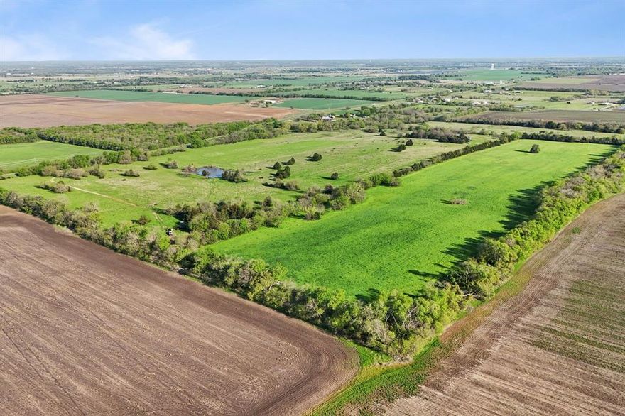 Macomb Prairie Ranch represents an exceptional investment opportunity, positioned in the path of the accelerating northward expansion of the Dallas-Fort Worth Metroplex from Collin County into Grayson County. This 100 acres offers approx. 700 feet of road frontage of FM 901 and sits between U.S. 377 and Preston Road. Although investment or future development may be the most obvious focus, this versatile tract also provides an ideal setting for a private homesite or a small-scale farm and ranch.

LOCATION: The property is positioned about 30 miles north of U.S. 380 in Grayson, County. The growing city of Sherman is about 15 miles to the east and the town of Collinsville is about 5 miles to the southwest. Much of Sherman’s tech-fueled expansion is moving westward towards the property.

TOPOGRAPHY, RANGELAND & HABITAT: Gently rolling with a mixture of native and improved grasses. The ranch is mostly open with 25 acres currently in cultivation.

WATER: No water onsite but nearby.

ELECTRICITY: No electricty onsite but nearby.