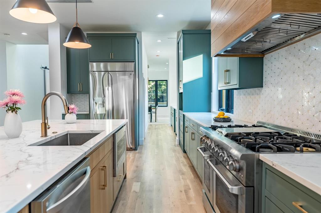 Bob-O-Links Downs - Residential