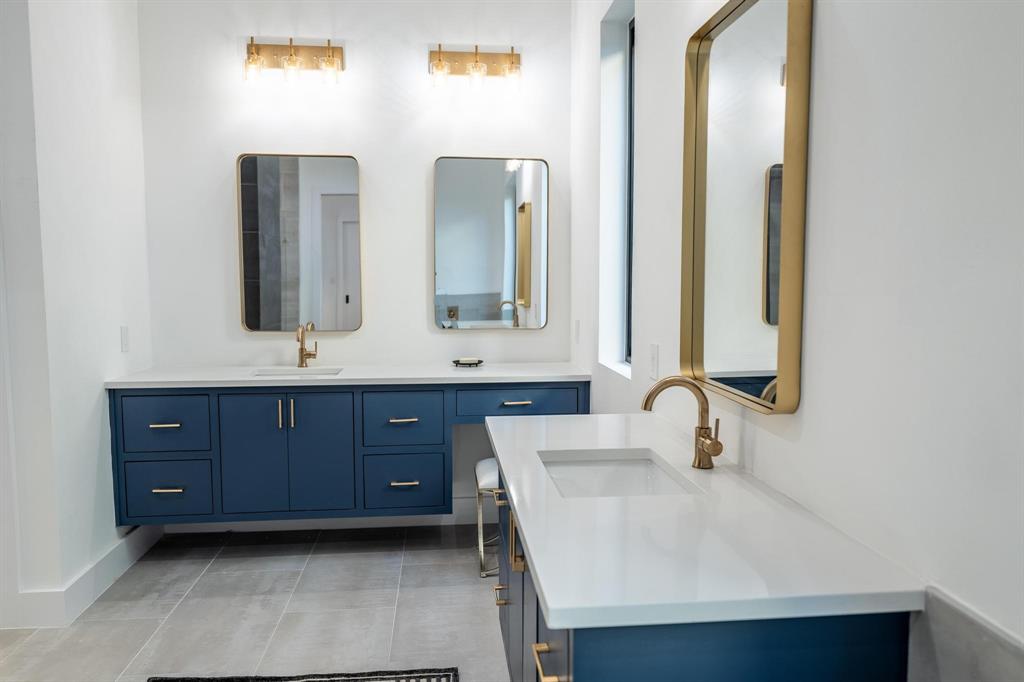 Bob-O-Links Downs - Residential