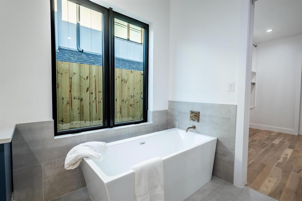 Bob-O-Links Downs - Residential