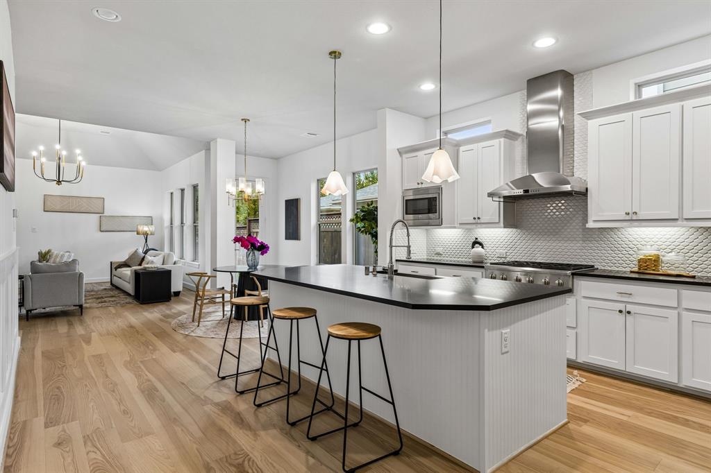 2221 Tremont Boulevard