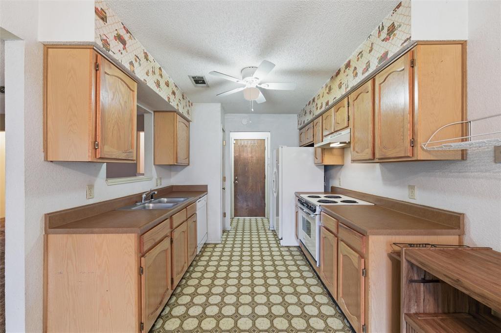 North Meadowbrook Village - Residential