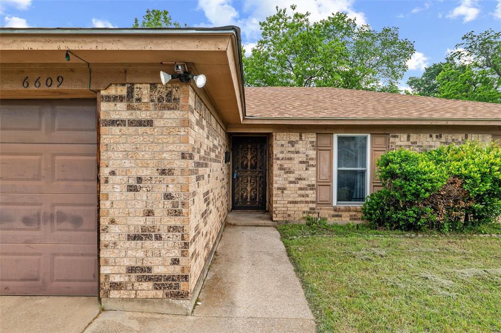 North Meadowbrook Village - Residential