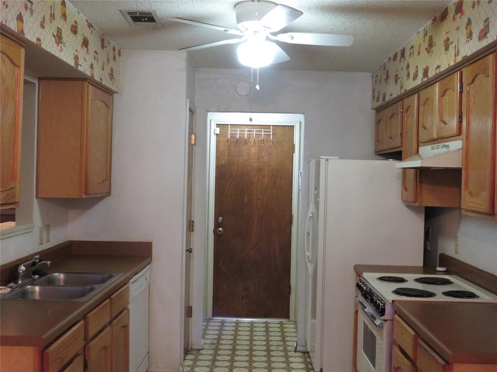 North Meadowbrook Village - Residential