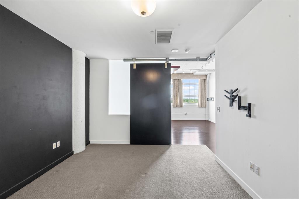 Montgomery Plaza Residential C - Residential Lease