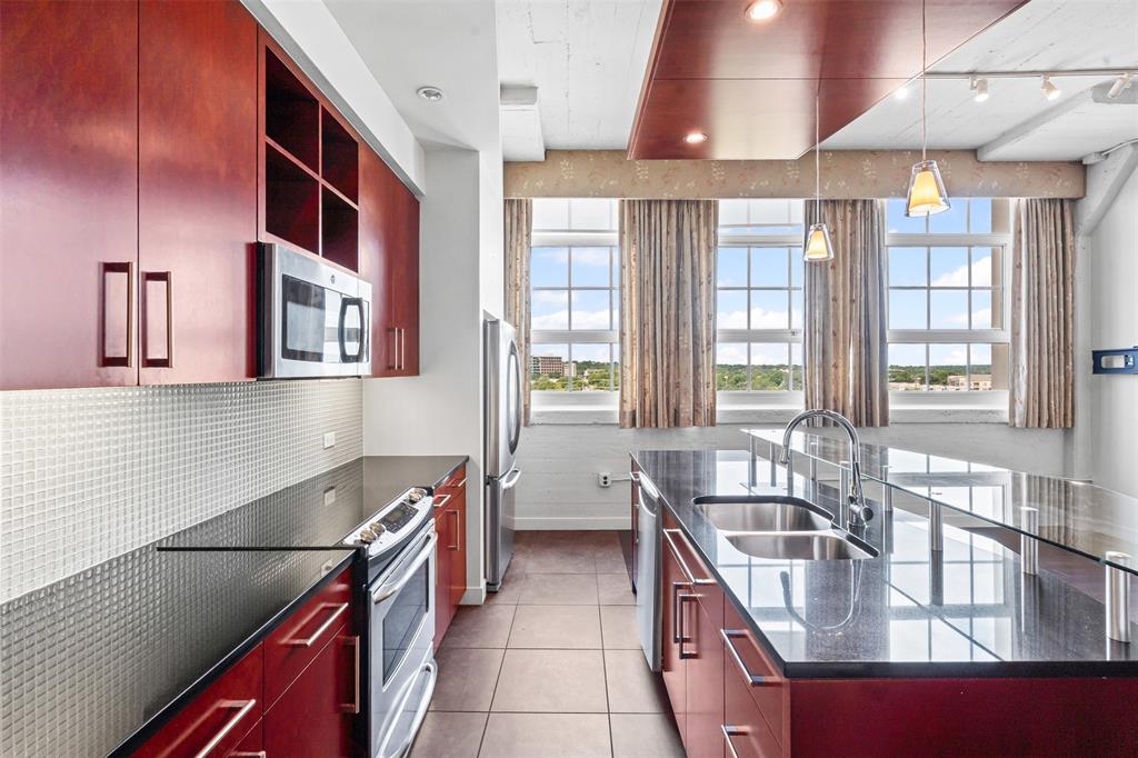 Montgomery Plaza Residential C - Residential Lease