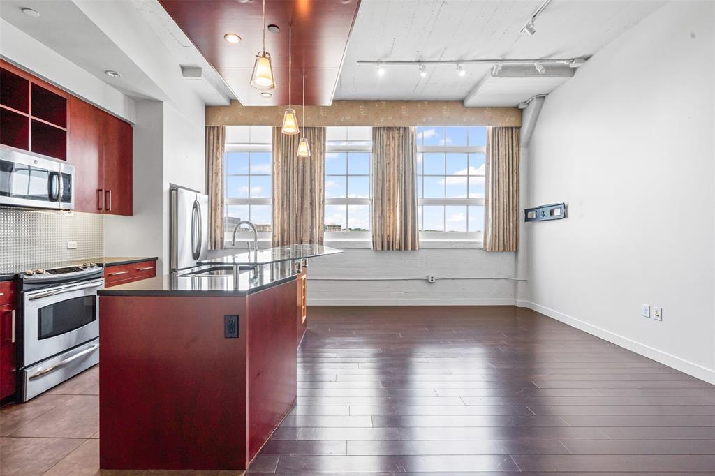 Montgomery Plaza Residential C - Residential Lease