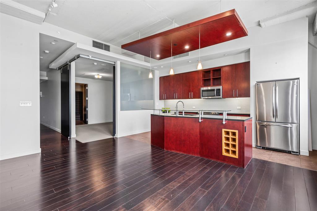 Montgomery Plaza Residential C - Residential Lease