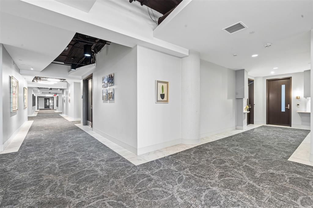 Montgomery Plaza Residential C - Residential Lease