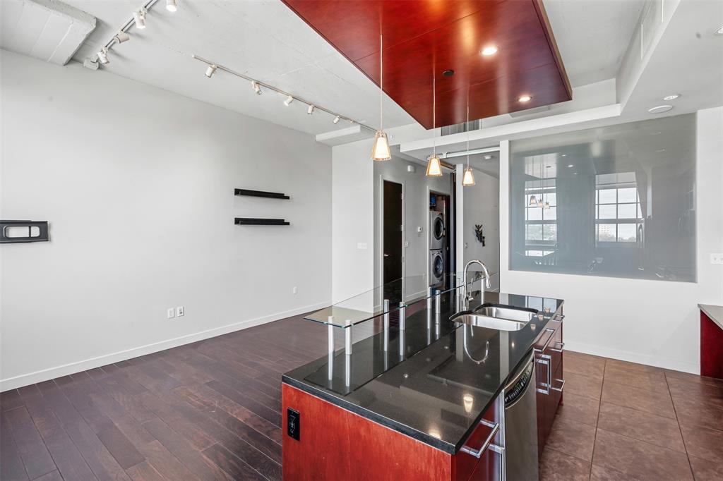 Montgomery Plaza Residential C - Residential Lease