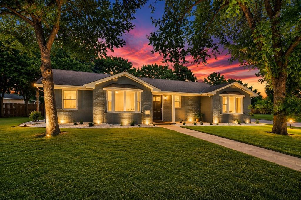 Photo 1 of 28 — 702 Austrian Road, Grand Prairie, TX 75050