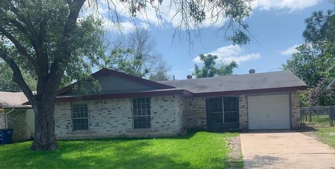 679 Edgeglen Drive Dallas TX 75217