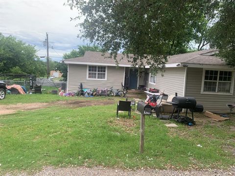 Photo of 320 Hiawatha, Quinlan, TX 75474 (MLS # 21267845)