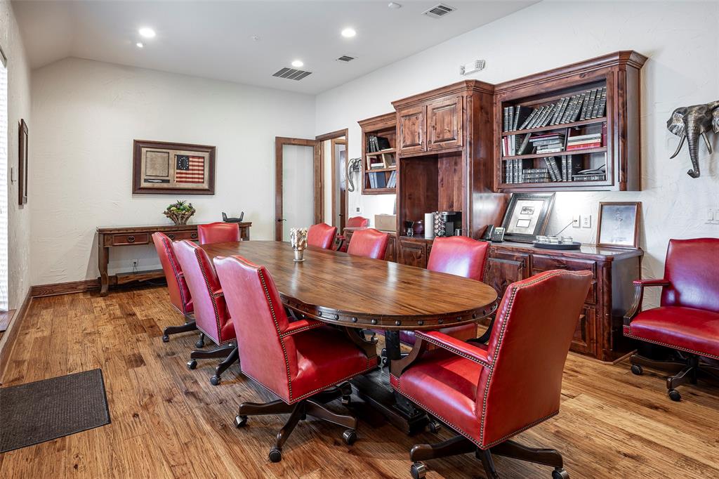 HALL, LBG #686 Add - Commercial Sale