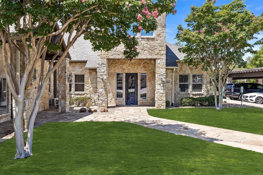 HALL, LBG #686 Add - Commercial Sale