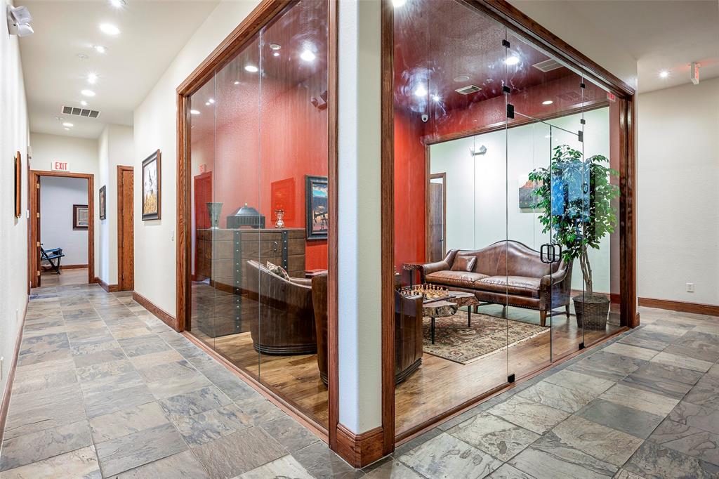 HALL, LBG #686 Add - Commercial Sale