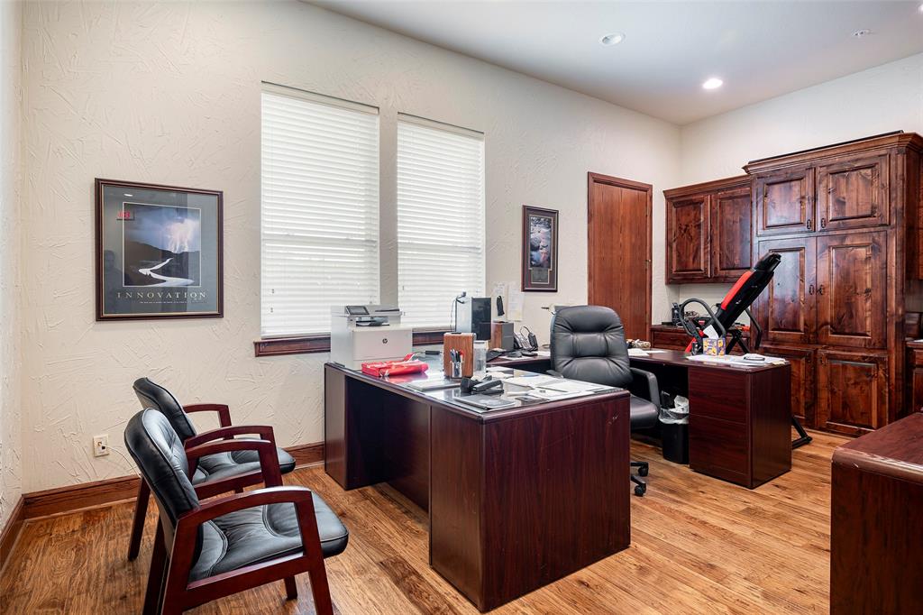 HALL, LBG #686 Add - Commercial Sale