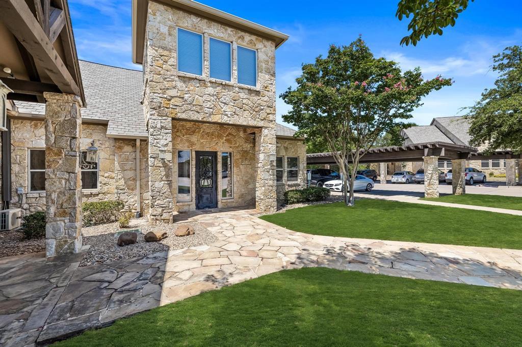 HALL, LBG #686 Add - Commercial Sale