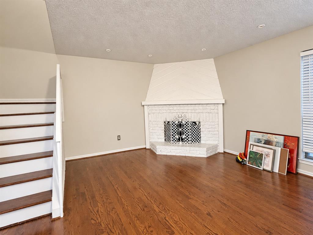 895 Dublin Drive 4